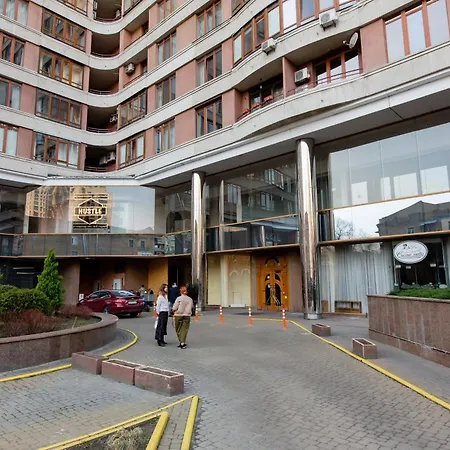 On Zhilyanskaya Street 59 아파트 *